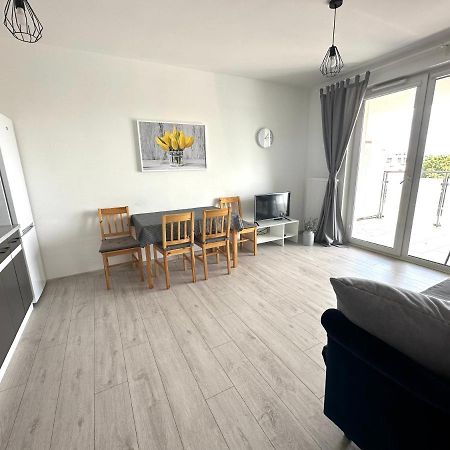 Sdh 1 Radzymin Comfortable Apartment Near Warsaw Exteriör bild