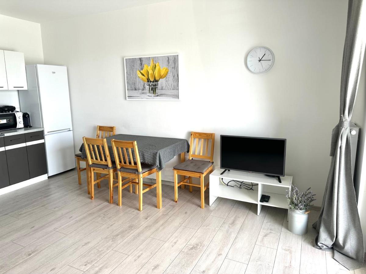 Sdh 1 Radzymin Comfortable Apartment Near Warsaw Exteriör bild