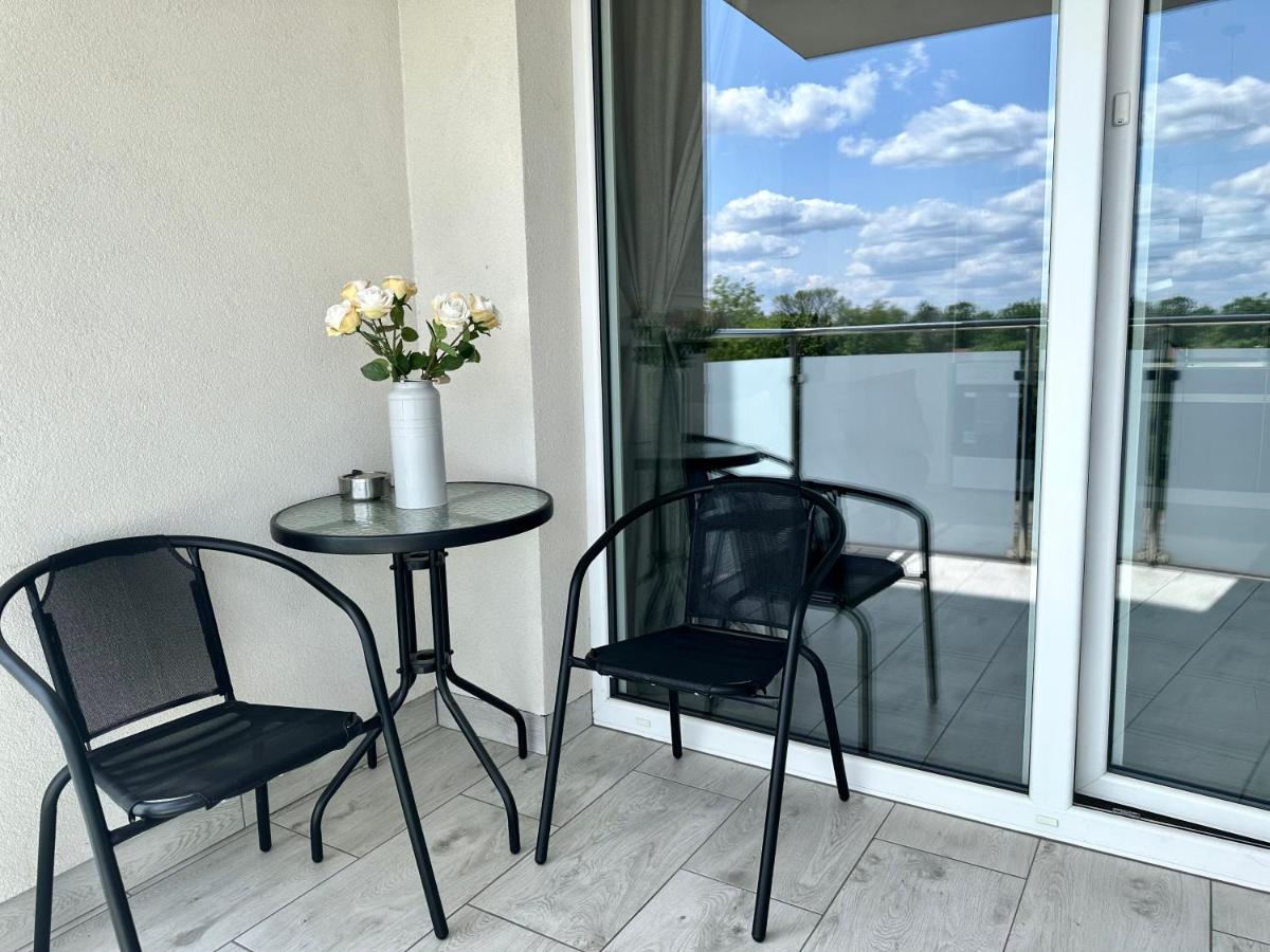 Sdh 1 Radzymin Comfortable Apartment Near Warsaw Exteriör bild